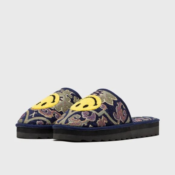 MARKET  SMILEY UPSIDE DOWN HOTEL SLIPPERS New In Box MSRP $130 - Picture 1 of 6